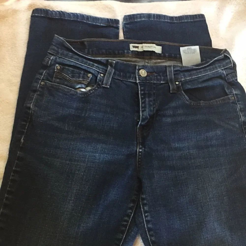Levi Straight Leg Jeans